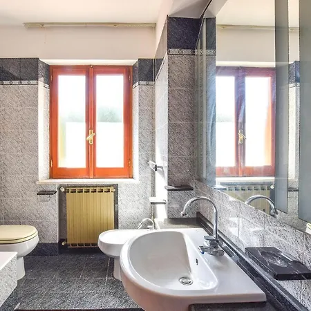 3 Bedroom Gorgeous In Holiday home